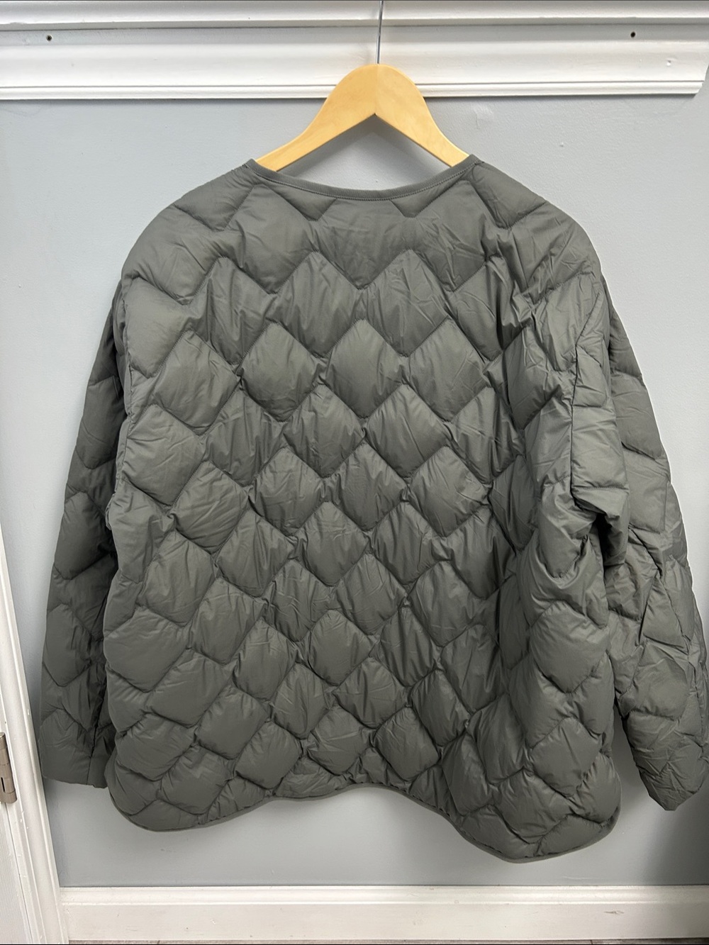 Uniqlo Ultra Light Down Quilted Jacket in Gray/Green - Picture 7 of 13